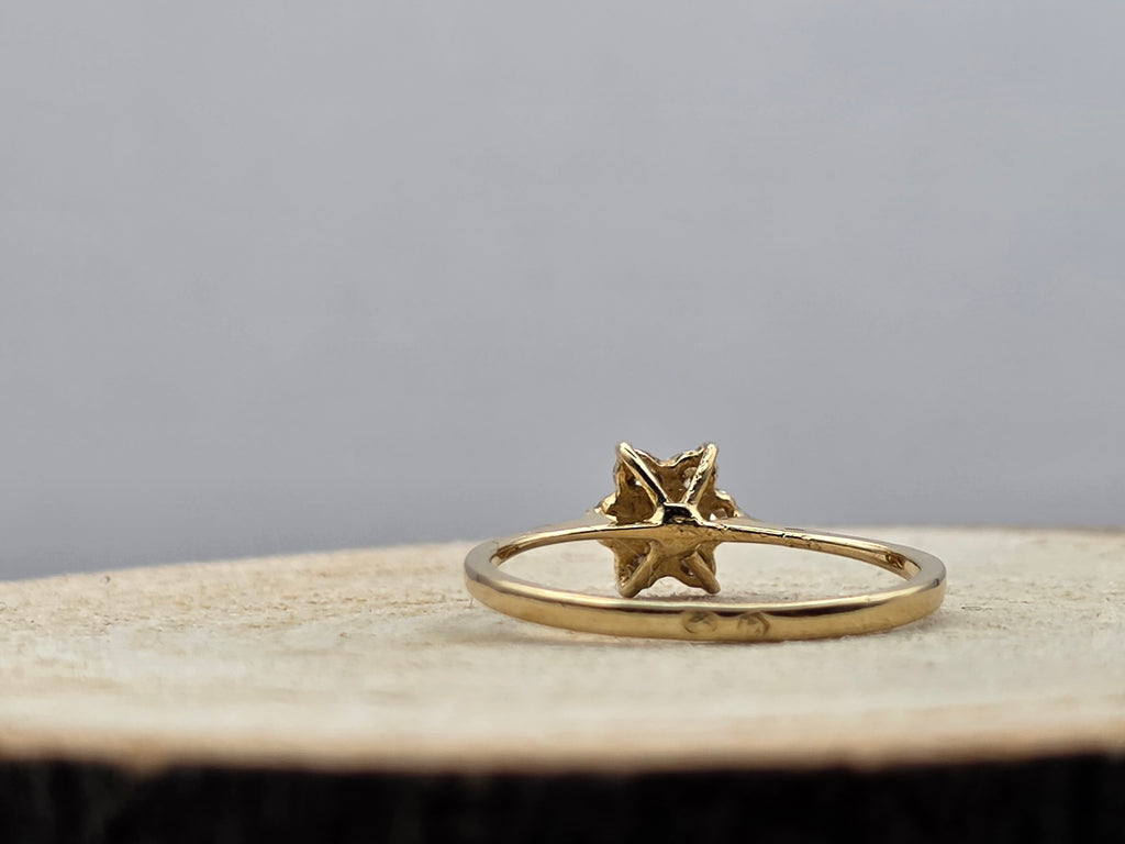 Ring 18 Karaat geel goud voorzien van 0.34ct. tw. natuurlijke diamant