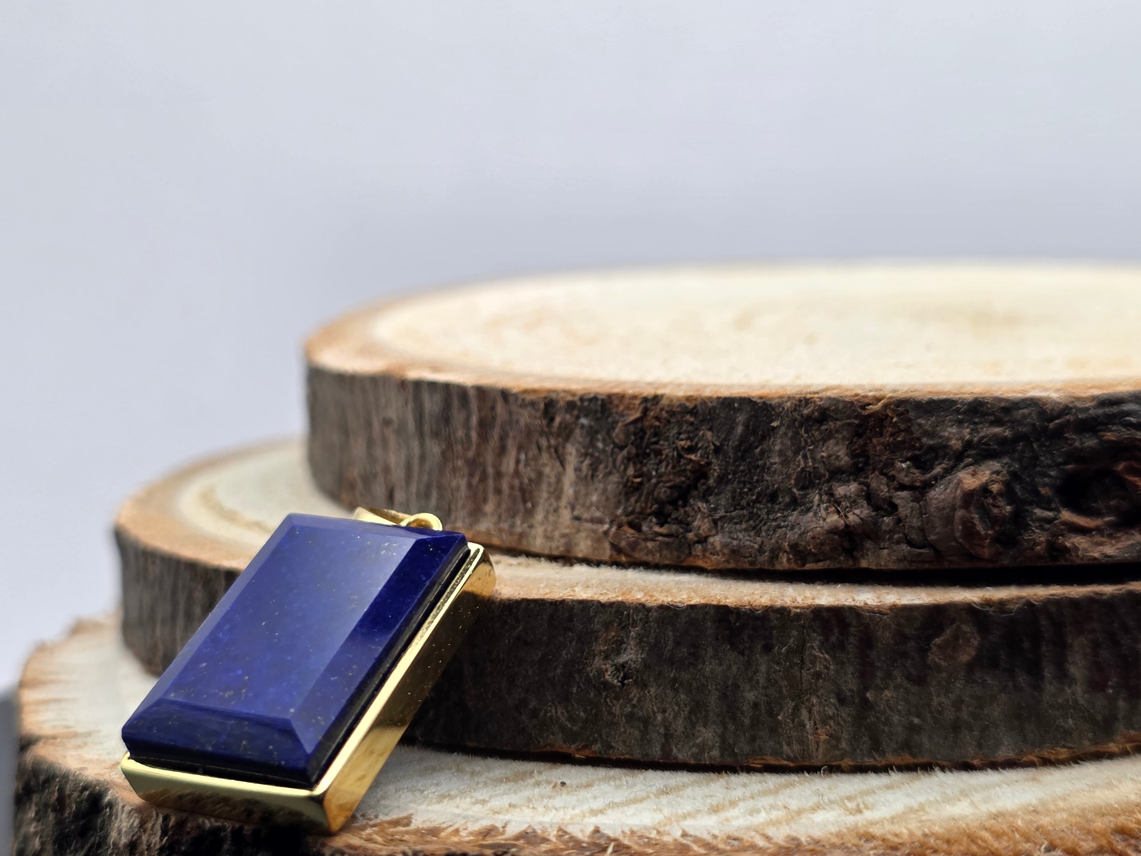 Grote hanger: Lapis Lazuli 5,34gr. inclusief collier .925 Zilver - verguld 18Kt.