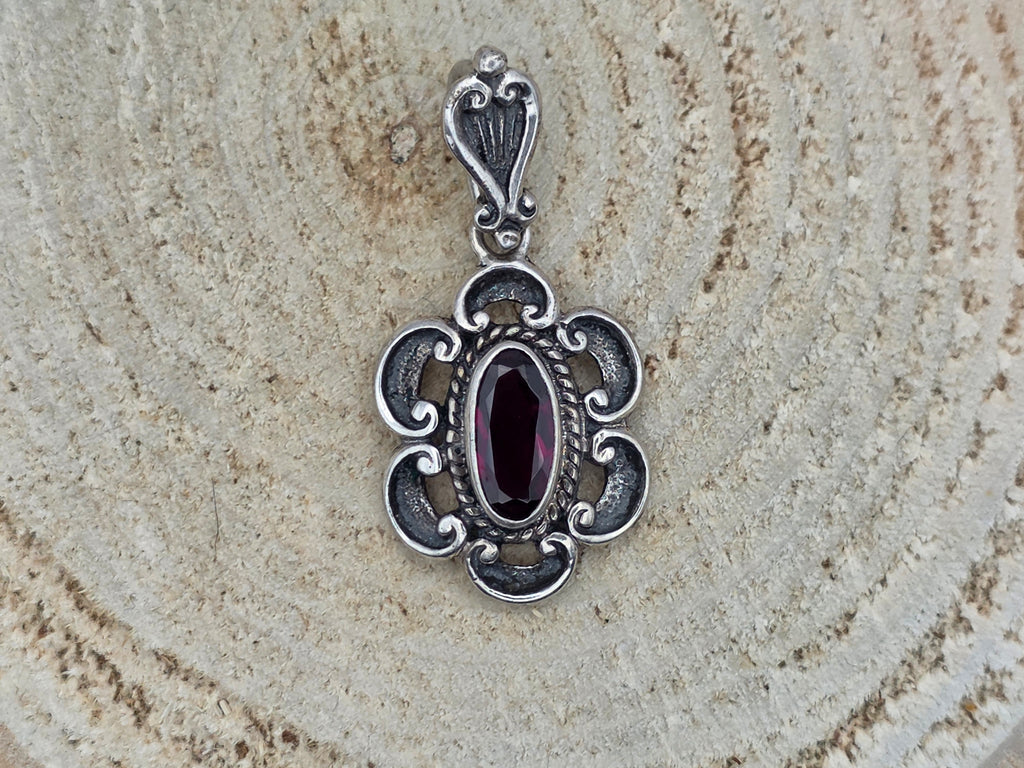 Edwardiaanse hanger met Amethyst uit  .835 Zilver