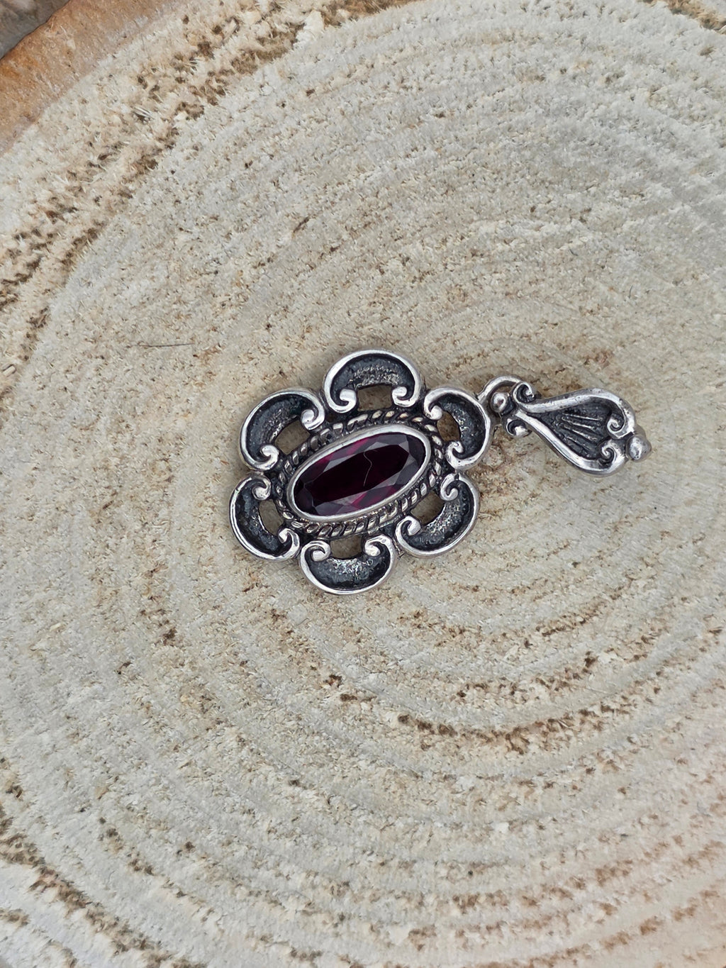 Edwardiaanse hanger met Amethyst uit  .835 Zilver