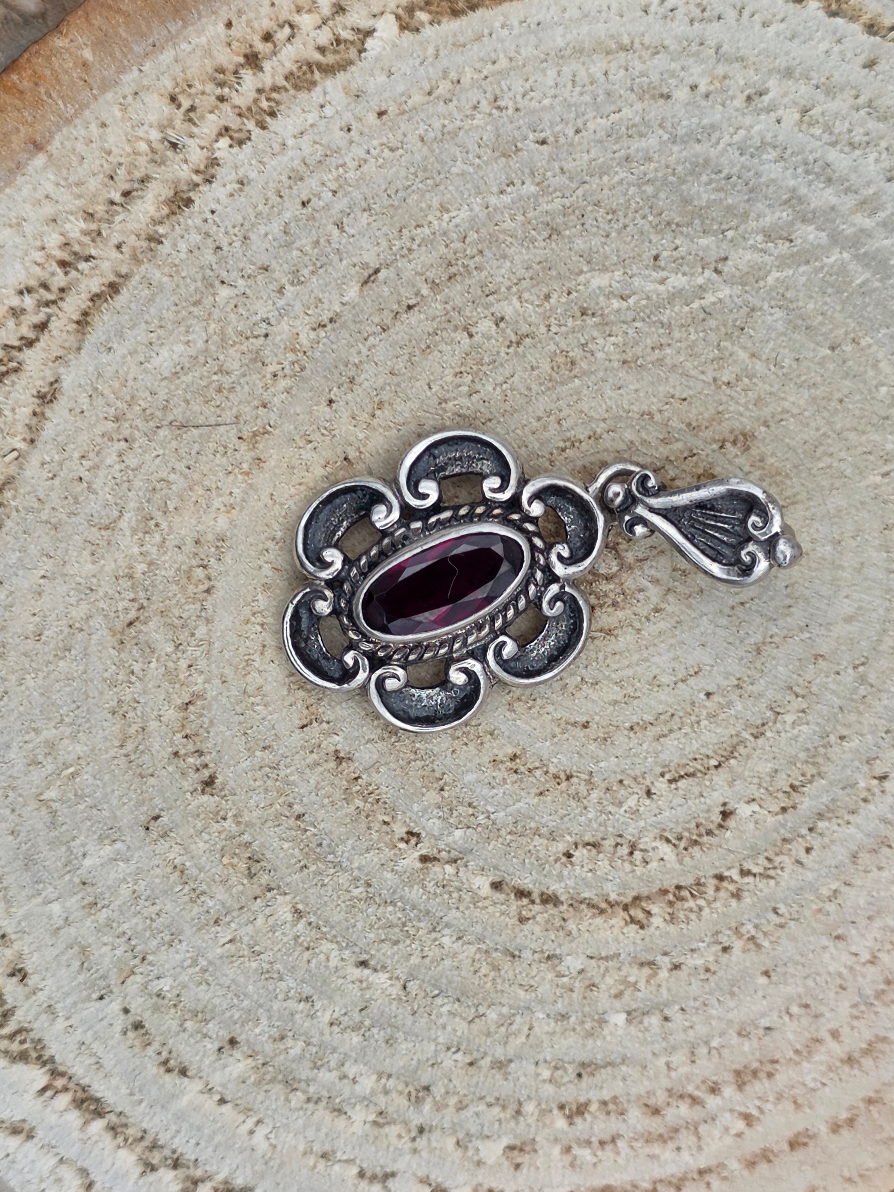 Edwardiaanse hanger met Amethyst uit  .835 Zilver