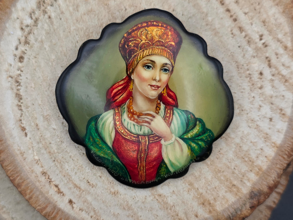 Fedoskino broche