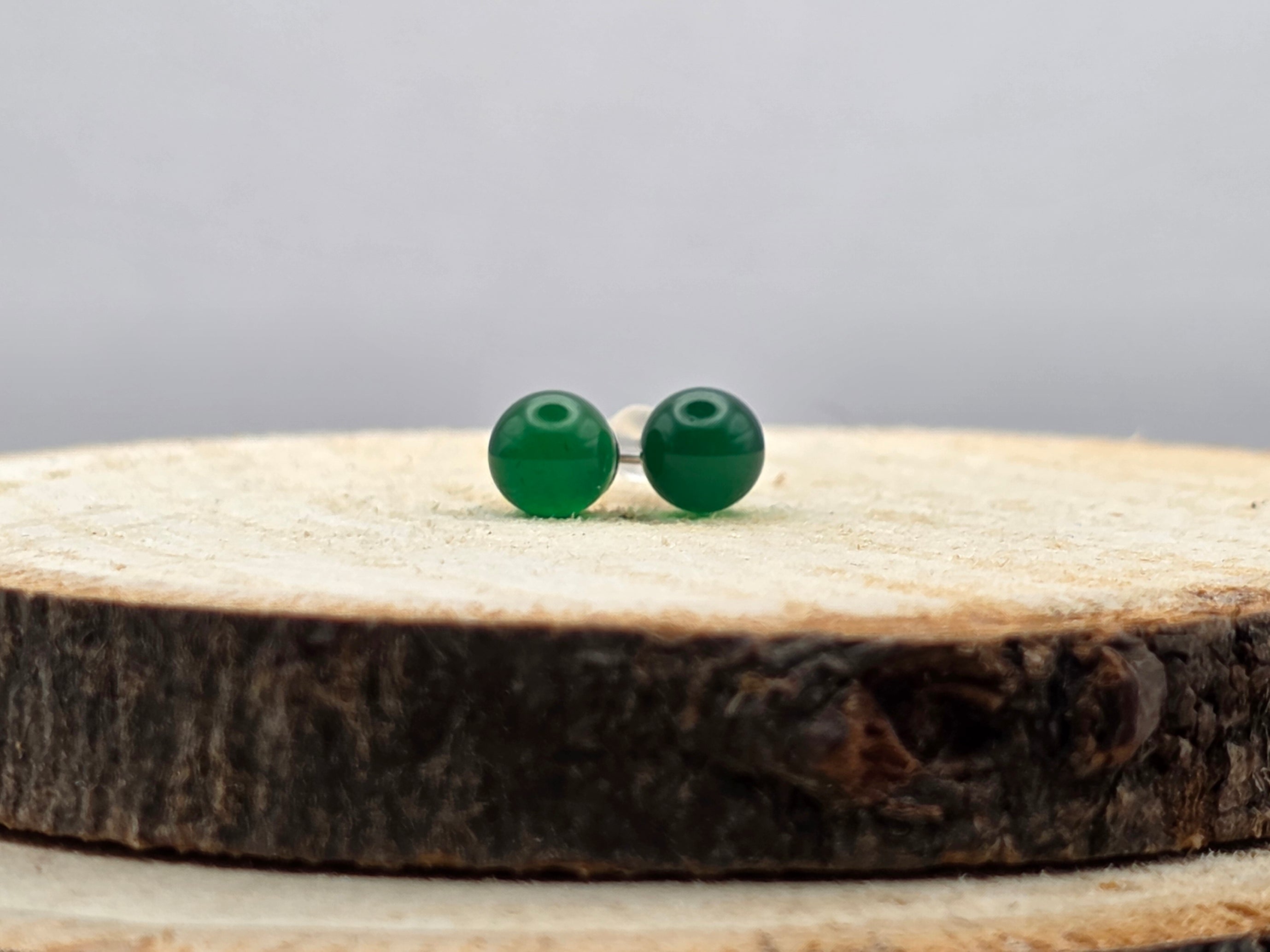 Jade oorstekers