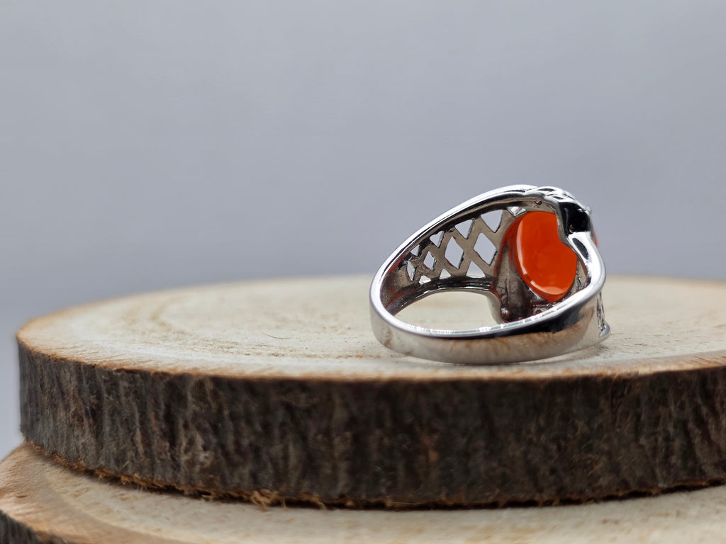 .925 zilveren ring verguld in 18 Karaat witgoud voorzien van vuuropaal