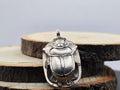 Vintage '60s-'70s "Scarabee" hanger verzilverd. (Specs)